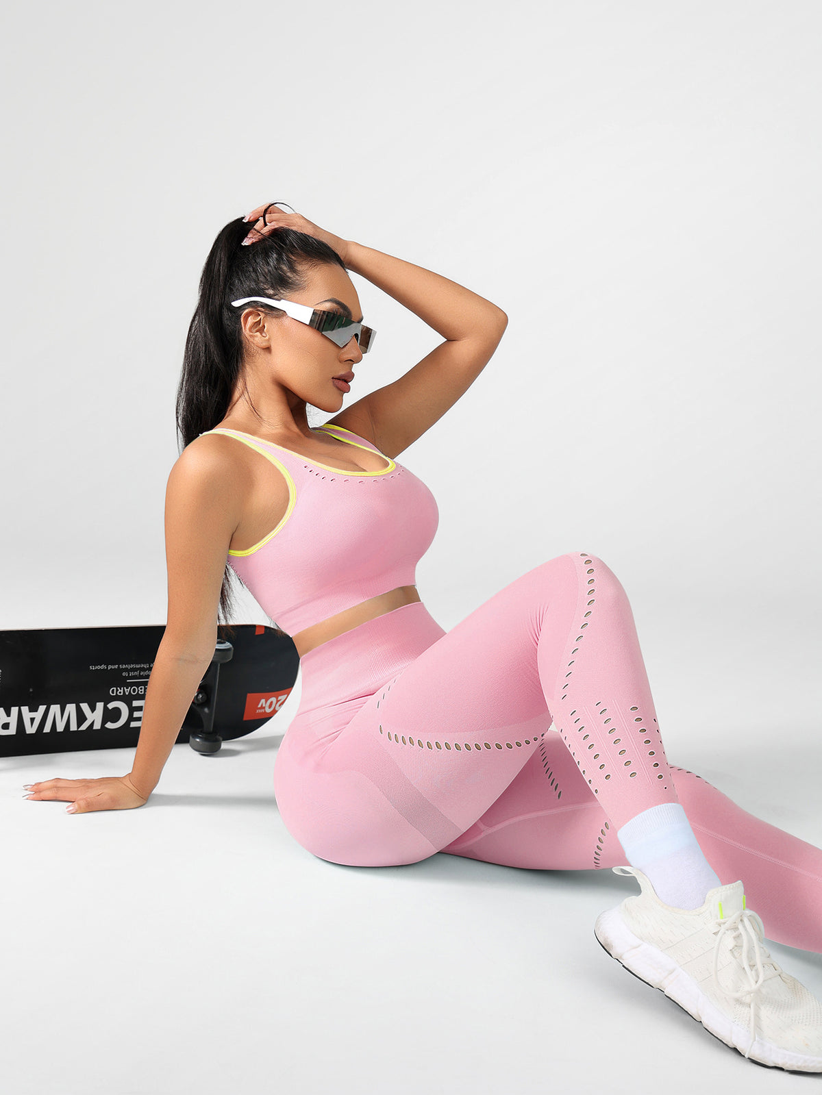 Manufacturer Seamless Yoga Suit Women's Sports Bra Tight Fitness Yoga Pants Butt Lifting Leggings Peach Butt Solid Color